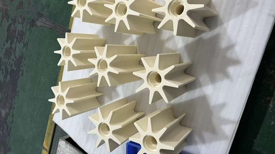 তাপ পরিবাহিতা 25 ওয়াট / এমকে দীর্ঘ জীবনকাল সহ সাদা / হলুদ অ্যালুমিনিয়াম অক্সাইড সিরামিক